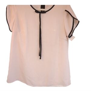 Rinascimento Made In Italy Blush Contrast Trim Blouse Flutter Sleeve Minimalist